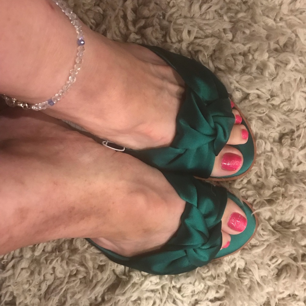❌SOLD ELSEWHERE❌ Emerald Green Satin Sandals